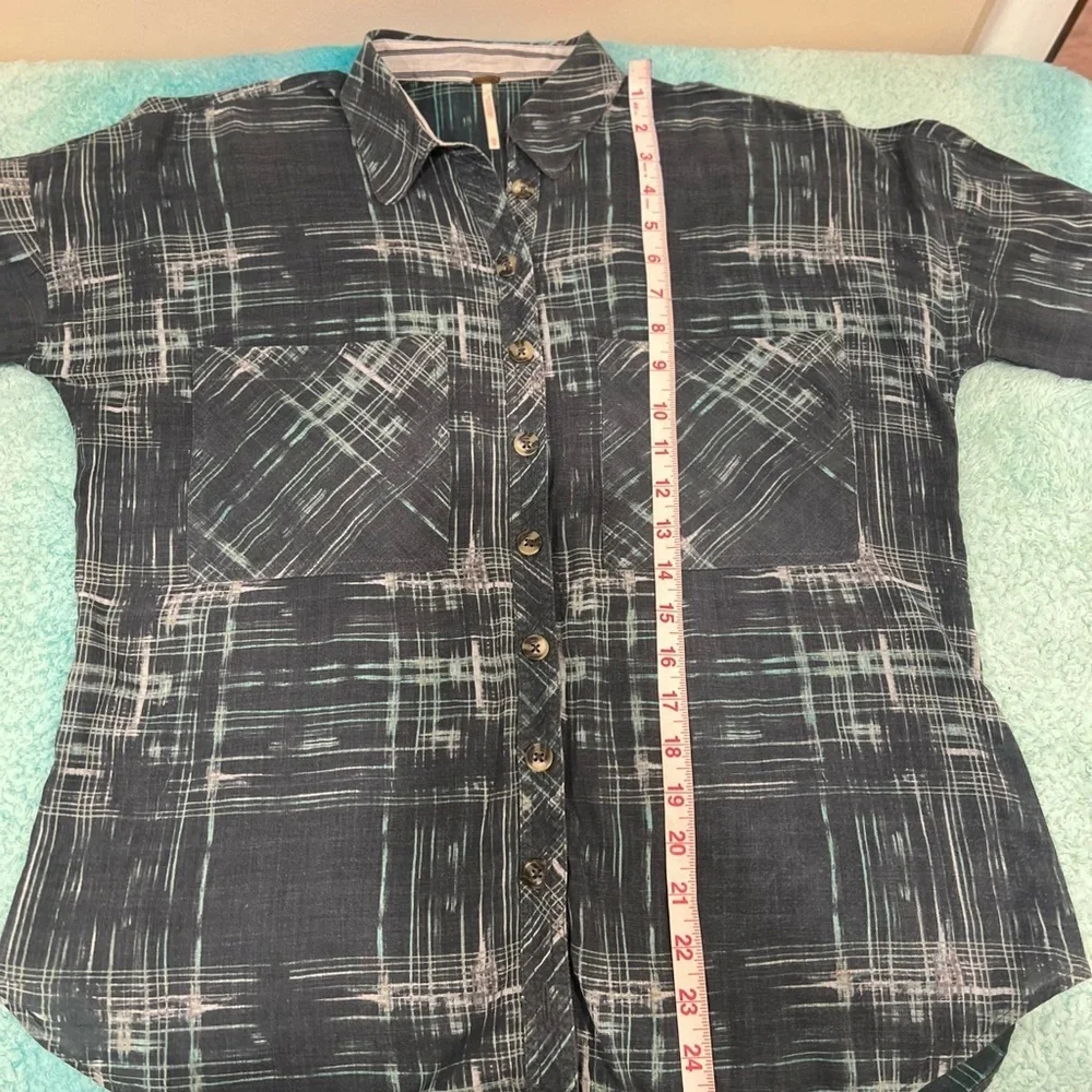 🔥Free People women’s Blue Plaid Shirt🔥